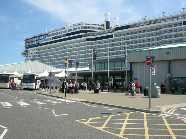 Transfer from Heathrow Airport to Southampton Cruise Port Terminal
